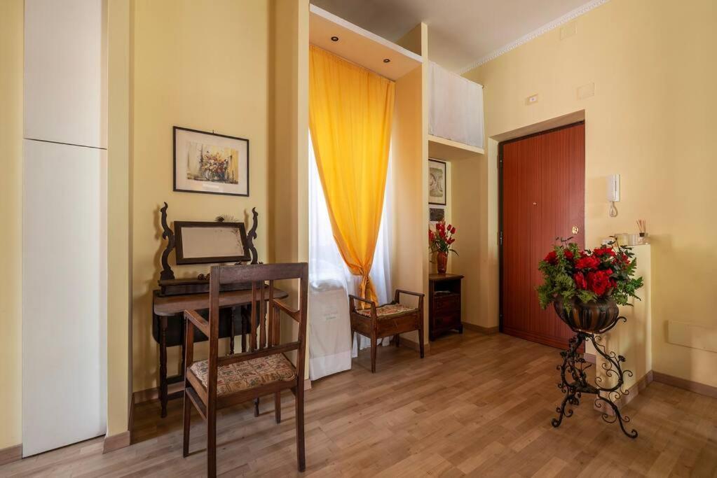 Elegante Appartamento Centrale Roma Exterior foto